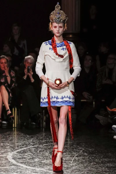 Look 35